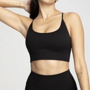 GOOD AMERICAN Seamless Ribbed Strappy Sports Bra Size 7/8 (4X/5X) Black